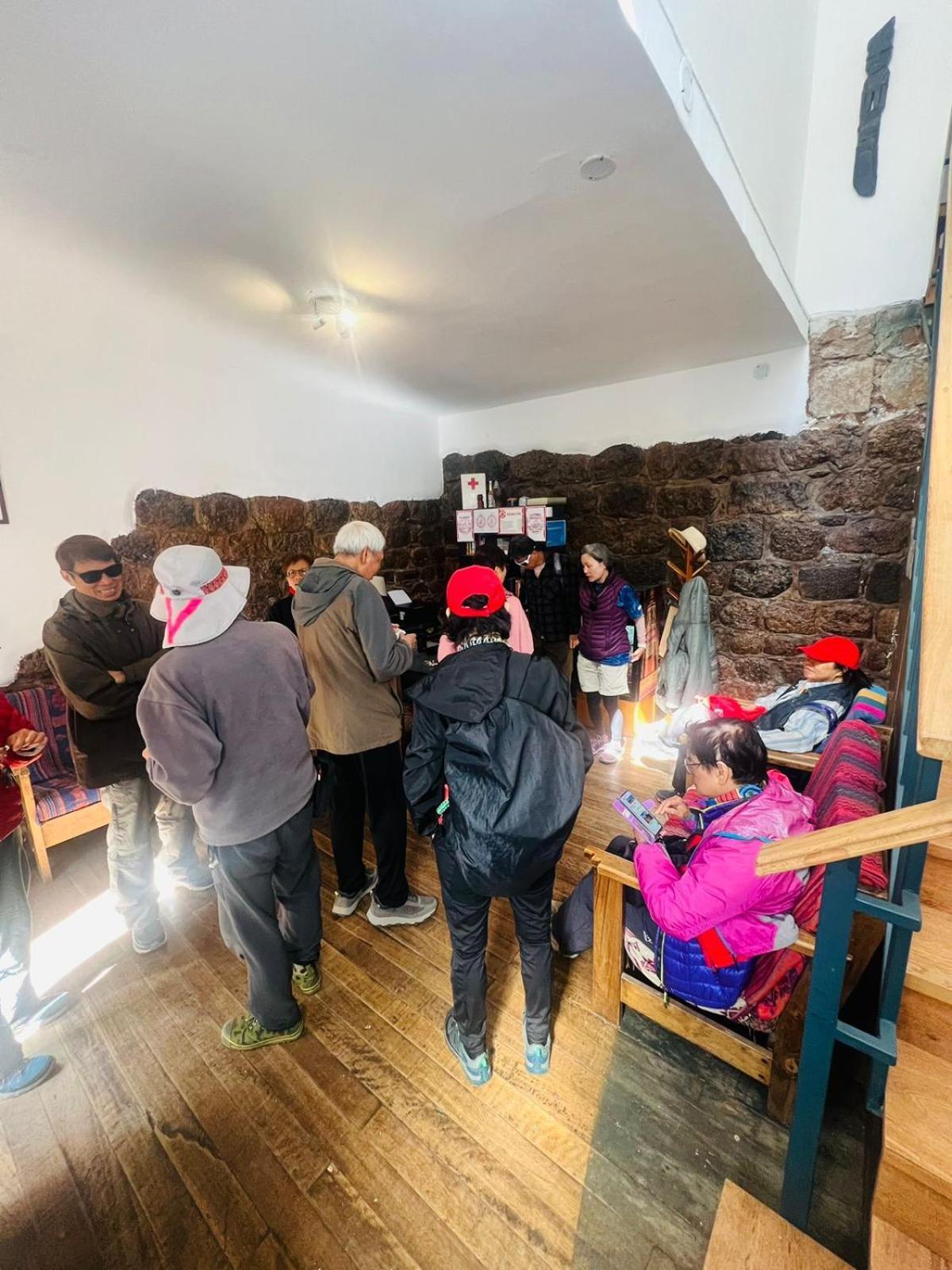 Flying Dog Hostel Cusco Bagian luar foto