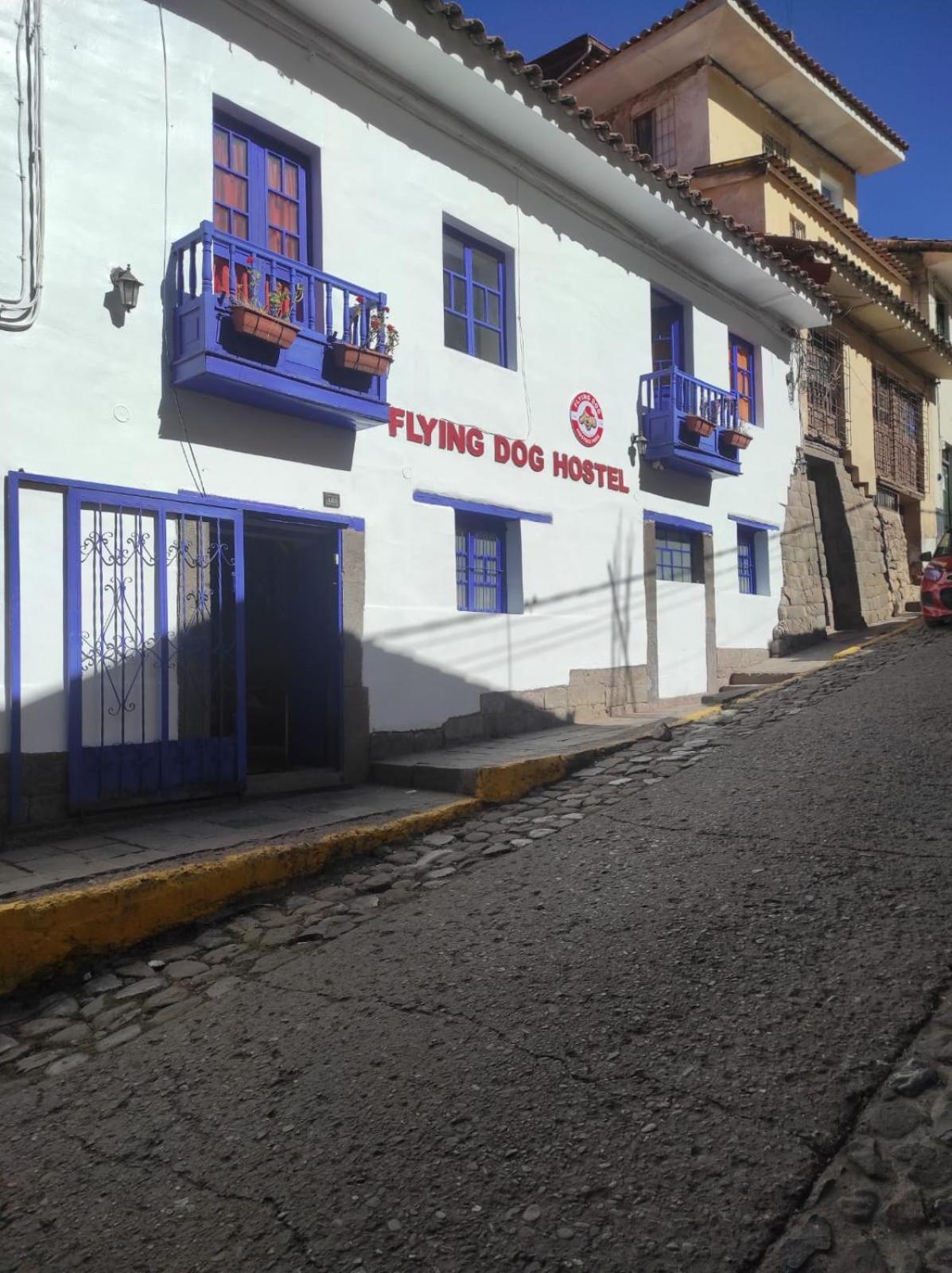 Flying Dog Hostel Cusco Bagian luar foto