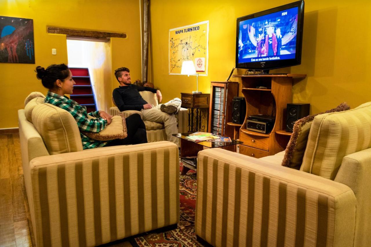 Flying Dog Hostel Cusco Bagian luar foto